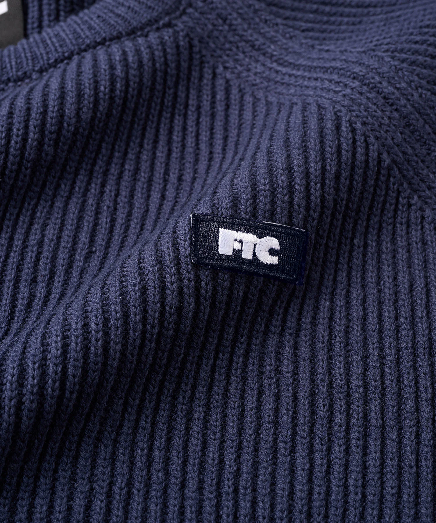 FTC RAGLAN KNIT SWEATER - Image 7
